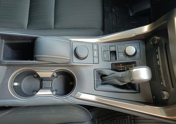 Lexus NX cena 105000 przebieg: 86000, rok produkcji 2015 z Bartoszyce małe 191